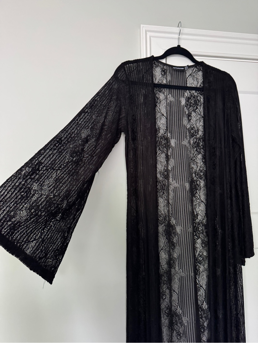 PrettyLittleThing Black Sheer Lace Kimono Robe